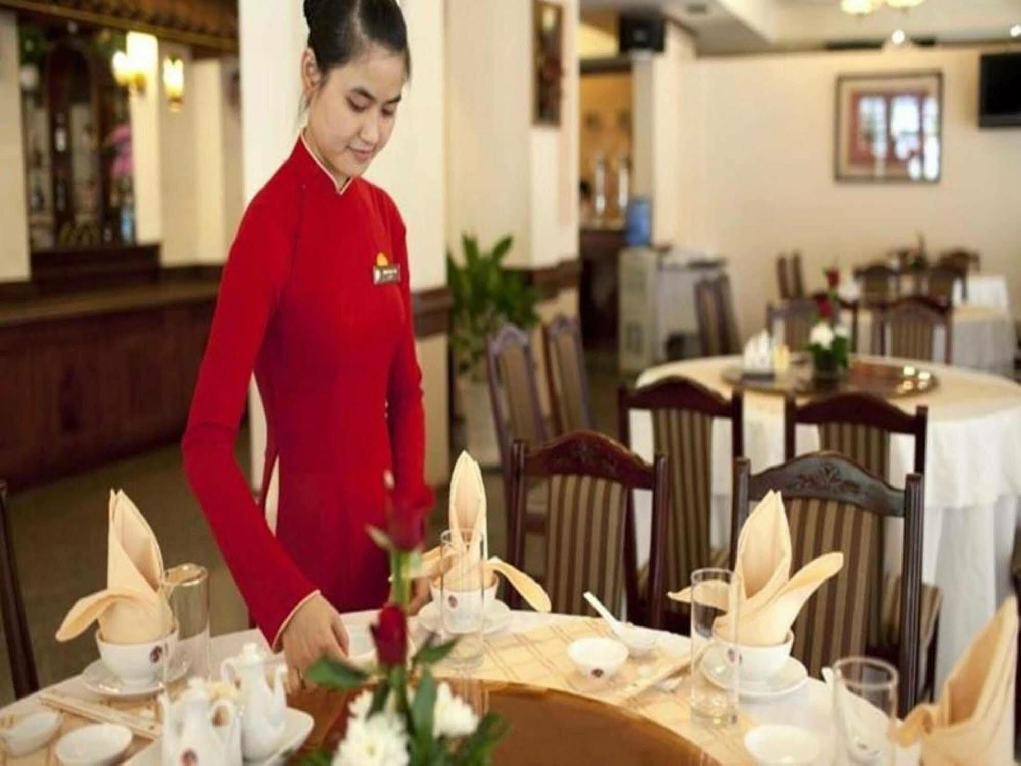 Tan Son Nhat 2 Hotel Ho Chi Minh-staden Exteriör bild